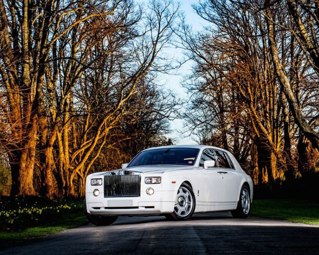 Modern Wedding Cars image 18
