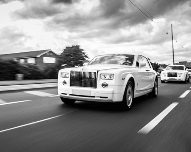 Modern Wedding Cars image 18