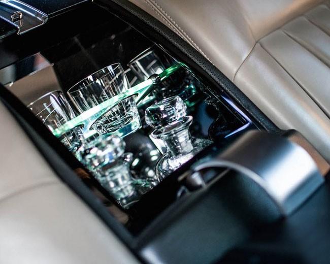 Modern Wedding Cars image 18