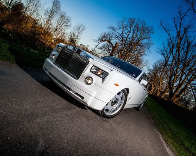 Modern Wedding Cars image 18
