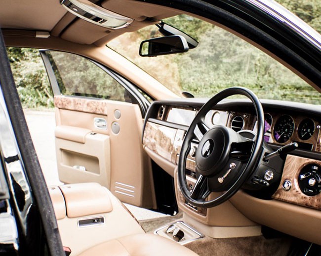 Modern Wedding Cars image 18