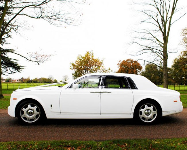 Modern Wedding Cars image 18